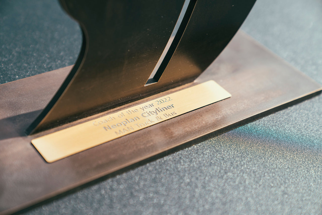 p-bus-eot-neocityliner-coty-2022-05.jpg