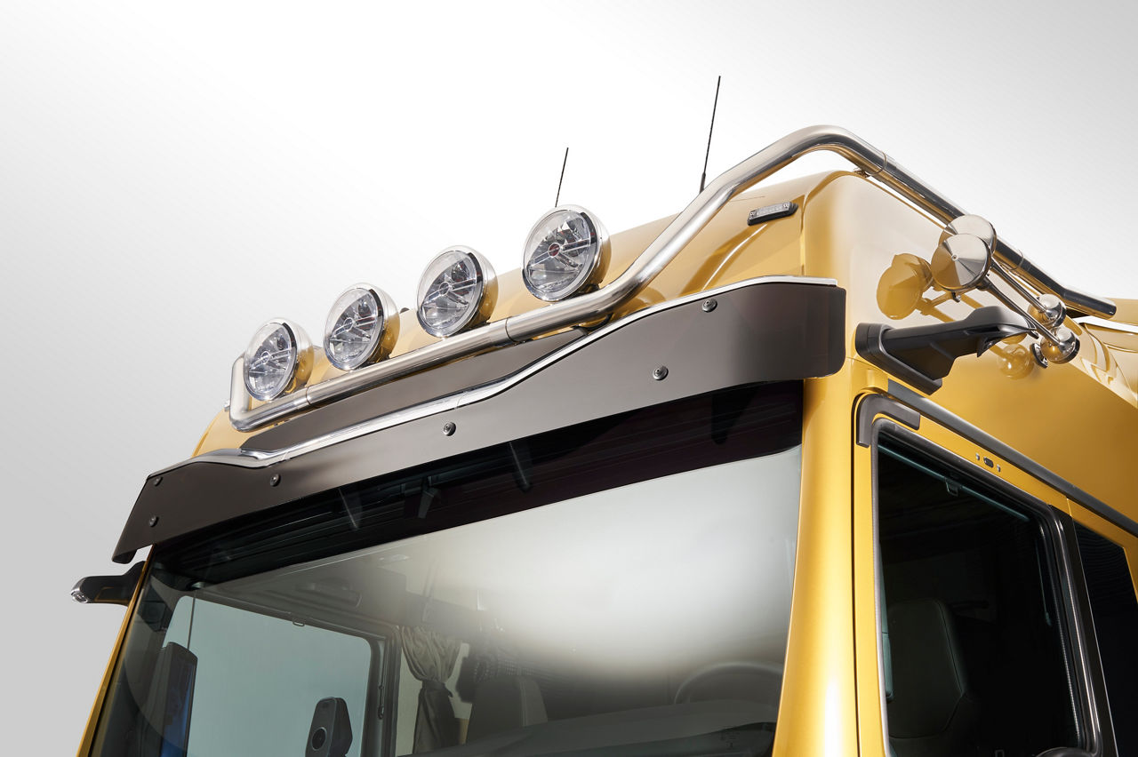 Elegáns és aerodinamikus: új napellenző az MAN TGX számára