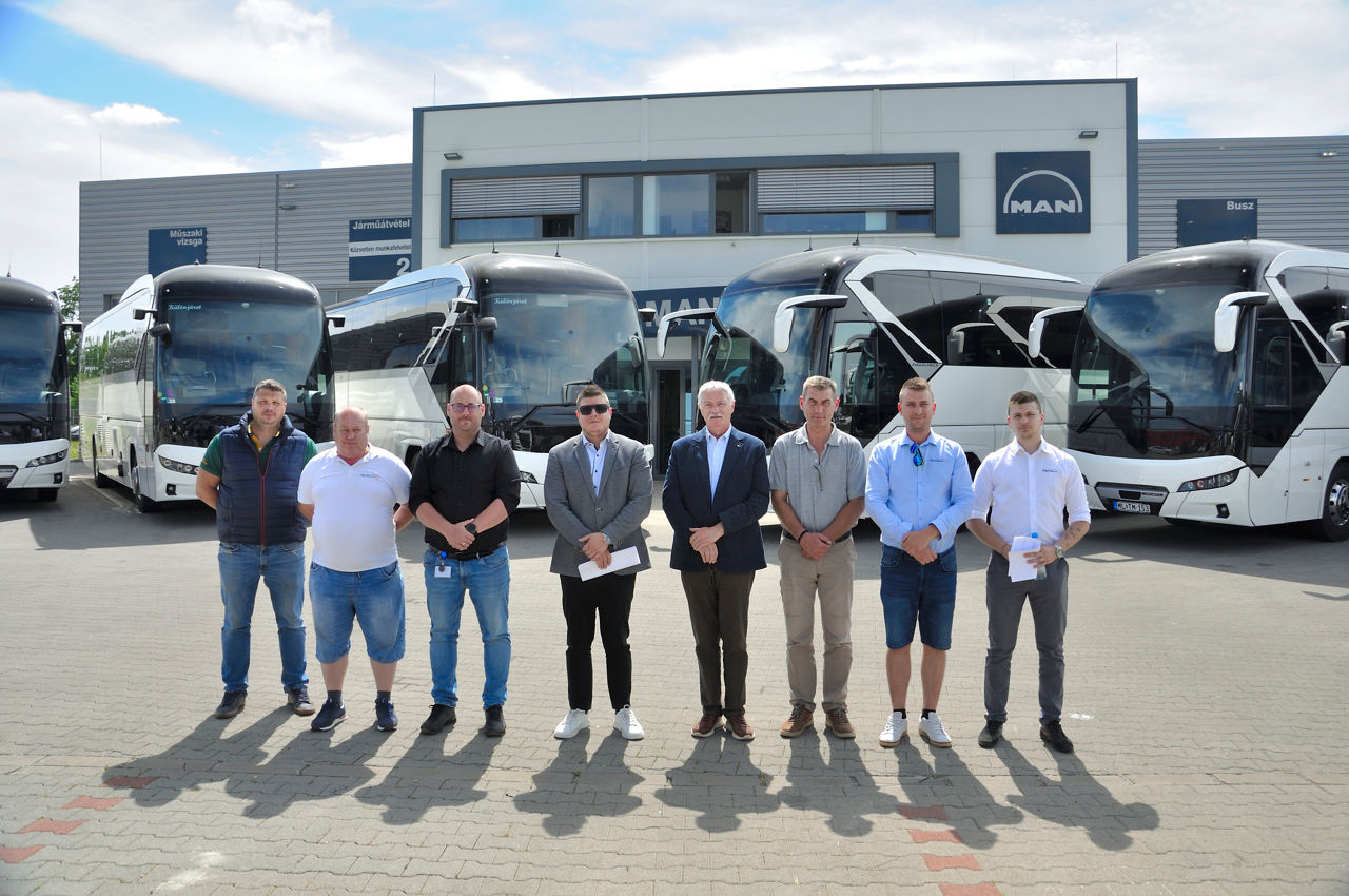 p-molteam-neoplan-tourliner-beszerzes-010.jpg