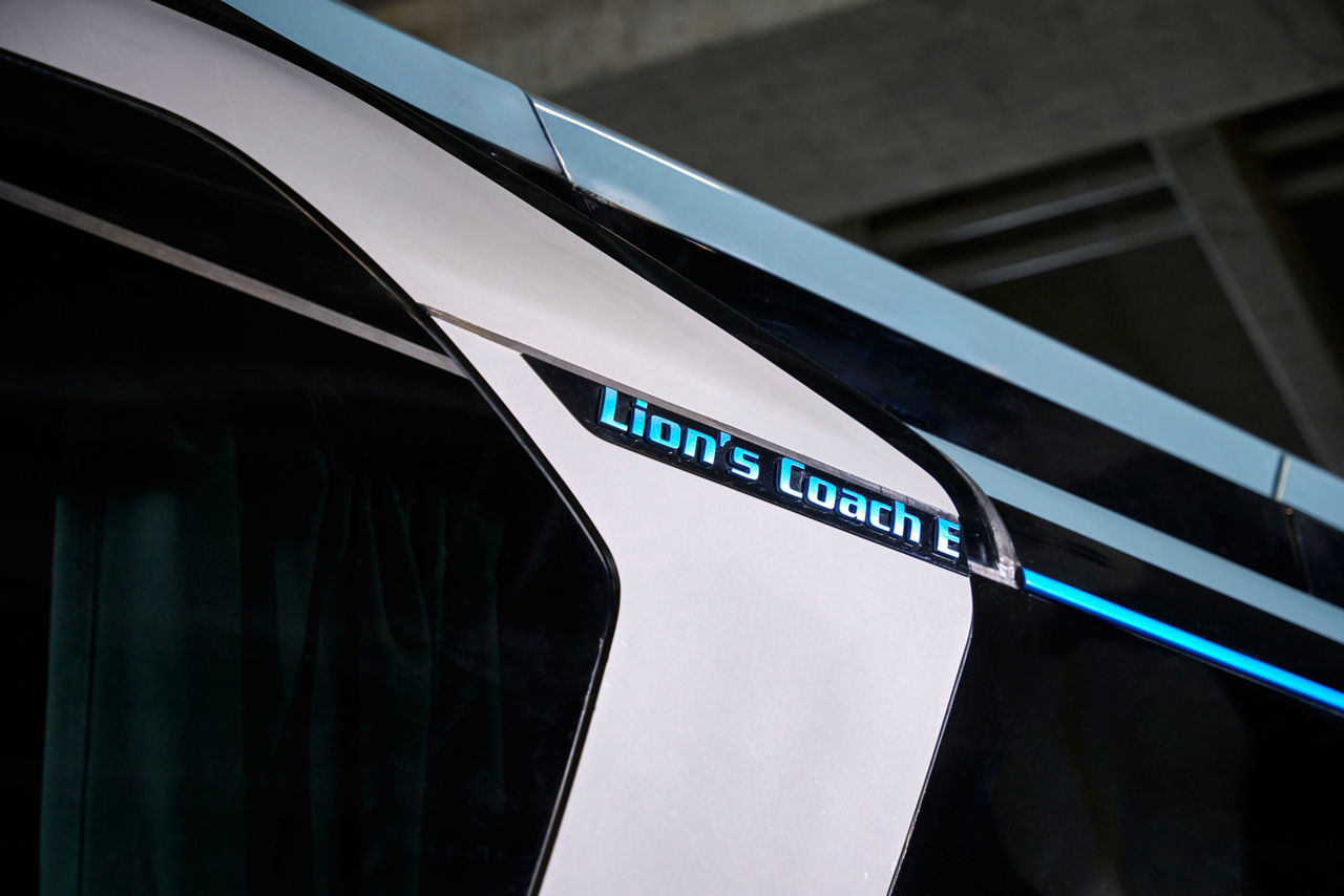 MAN Lion's Coach E Closeup