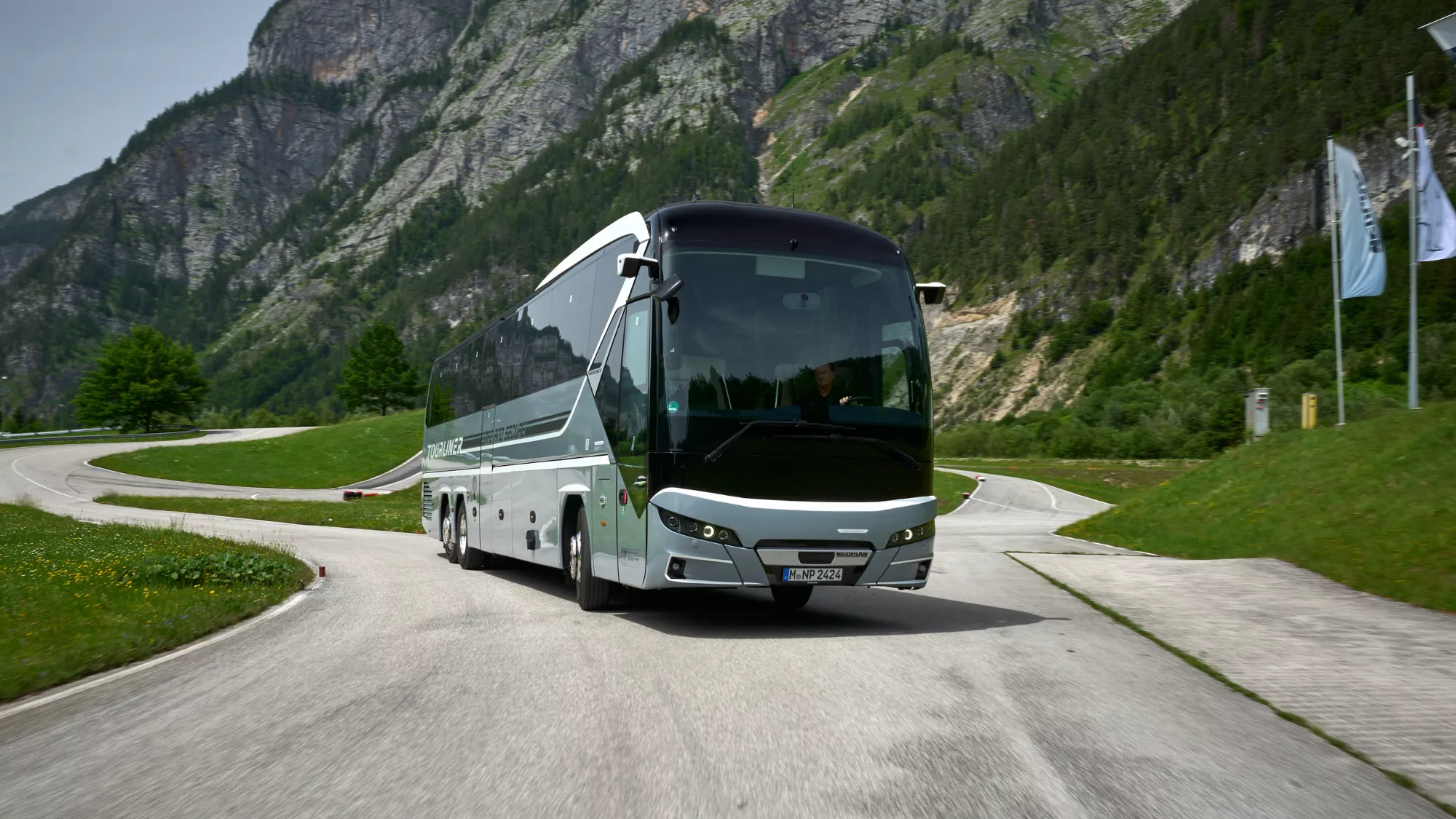 NEOPLAN Tourliner